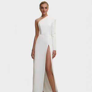 Milla White Long-sleeved dress with sharp shoulder cut